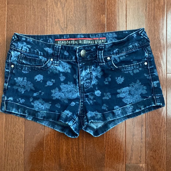 Standards & Practices Blue Floral Jean Shorts - Picture 8 of 8
